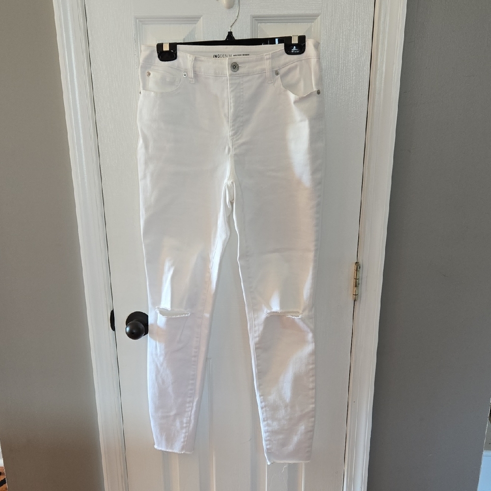 INC International Concepts White Skinny Jeans Size 8